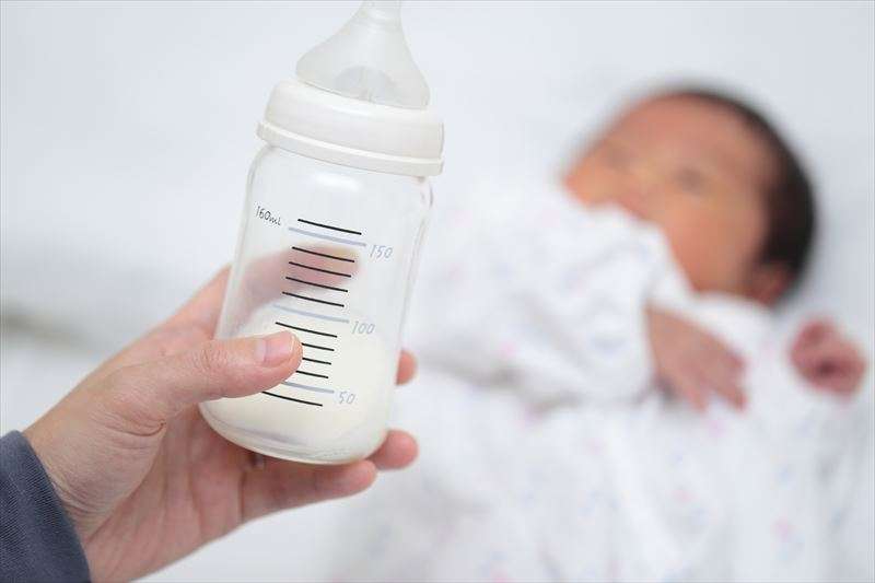 赤ちゃんがミルクや母乳を飲まない原因とは？