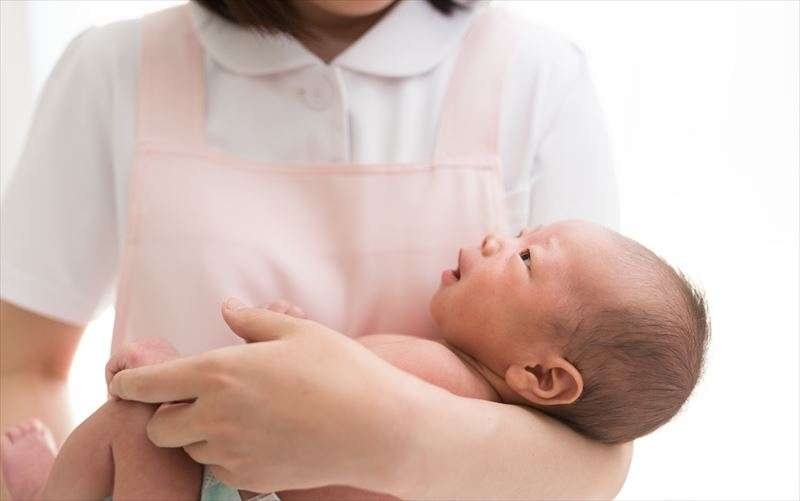 赤ちゃんの抱っこの方法とは？