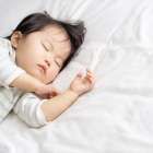 赤ちゃんが寝る時の姿勢は？